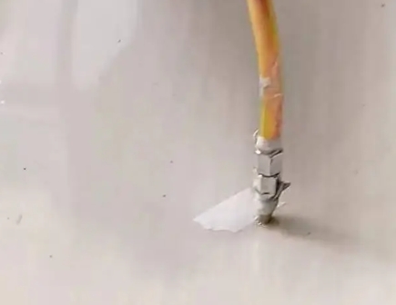 包河瓷砖空鼓维修公司专业解答在瓷砖铺贴过程中，如果使用的砂料过粗（如全部使用了粗砂），可能会导致以下问题